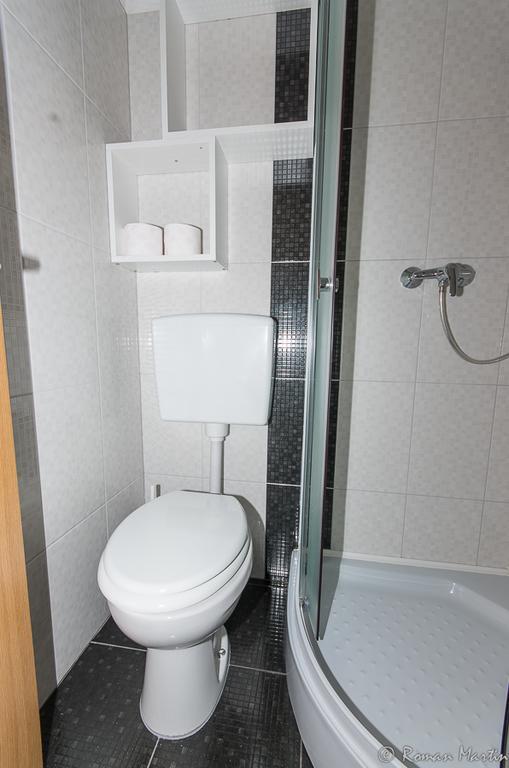 Apartmani Barisic โบรดาริตซา ภายนอก รูปภาพ