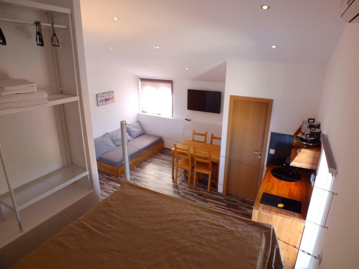 Apartmani Barisic โบรดาริตซา ภายนอก รูปภาพ