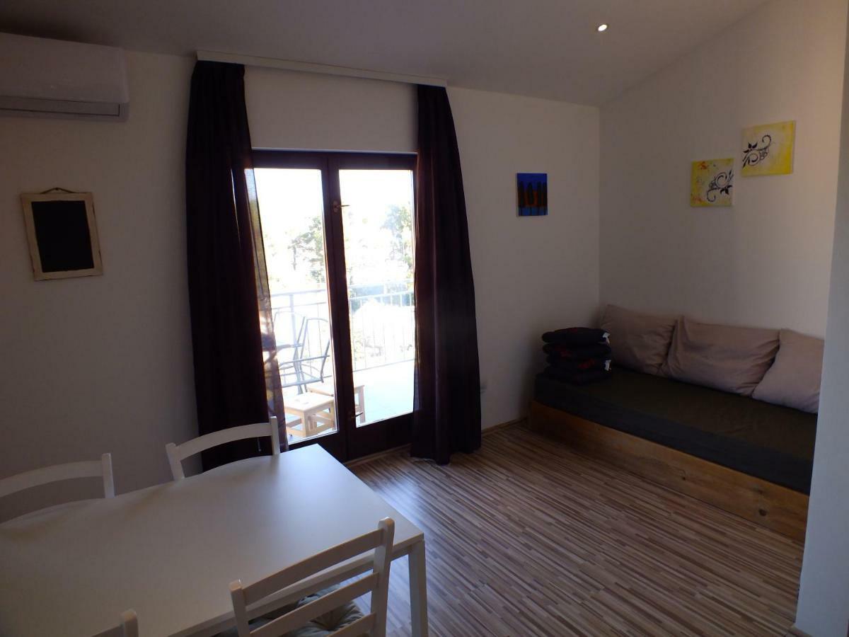 Apartmani Barisic โบรดาริตซา ภายนอก รูปภาพ