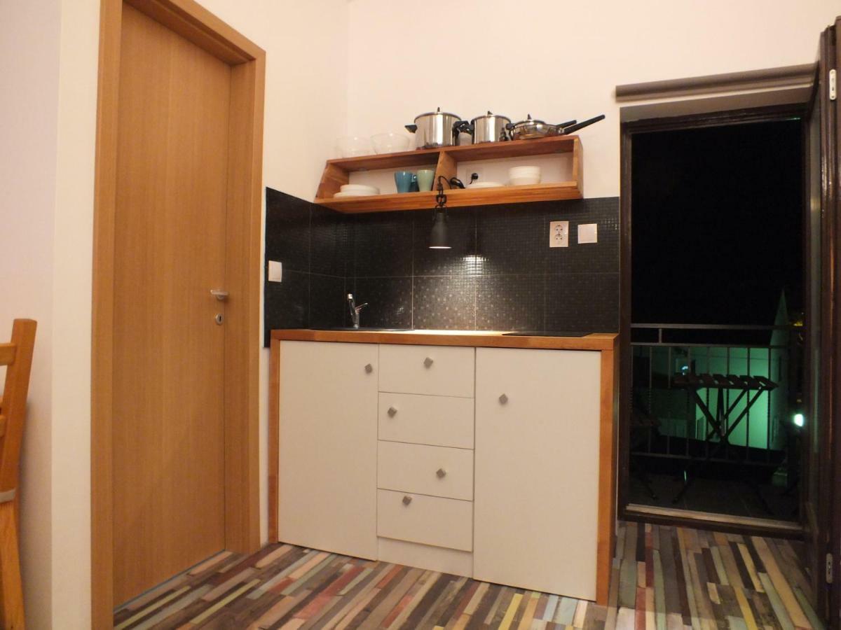 Apartmani Barisic โบรดาริตซา ภายนอก รูปภาพ