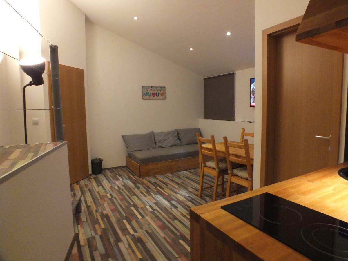 Apartmani Barisic โบรดาริตซา ภายนอก รูปภาพ